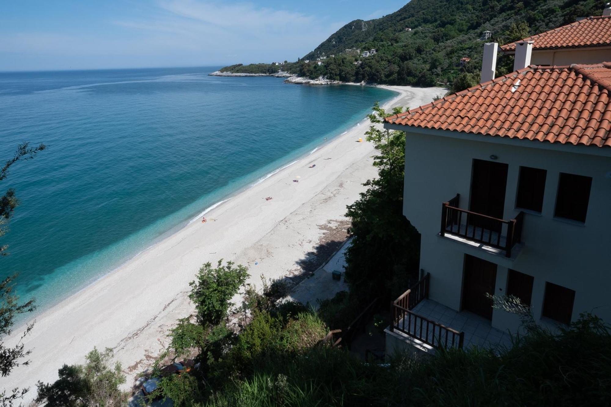 Niovi's Seaside House